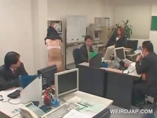 Marvelous aziāti birojs diva seksuāli spīdzināts pie darbs