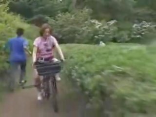 Japanese lassie Masturbated While Riding A Specially Modified xxx movie Bike!